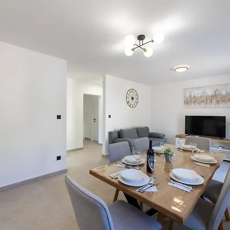 Domus Solis Apartman *