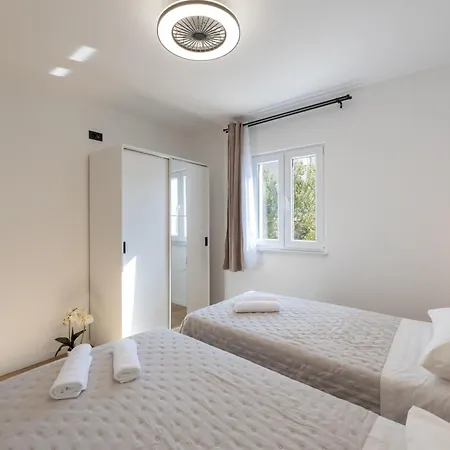 Apartman Domus Solis *